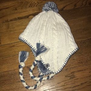 Mountain Hardwear Cable Knit Pom beanie